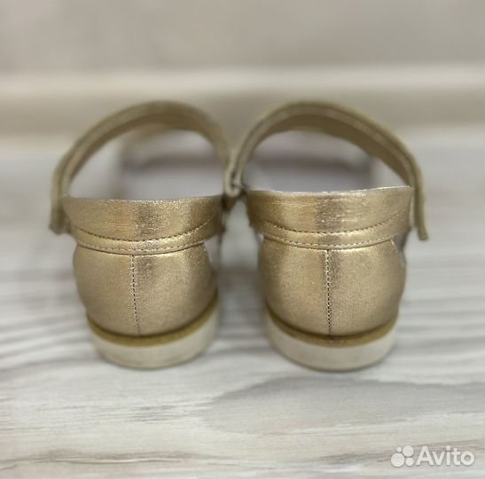 Босоножки для девочки праздничные р.36