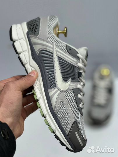 Кроссовки nike air zoom vomero 5