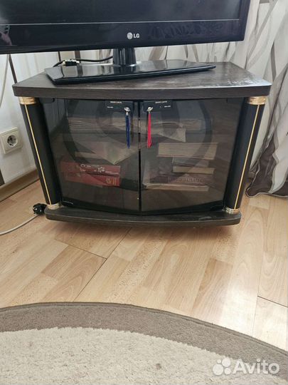 Тумба под телевизор