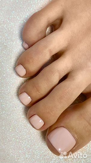 Маникюр, педикюр, брови