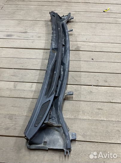 Жабо пластиковое Toyota Land Cruiser 200