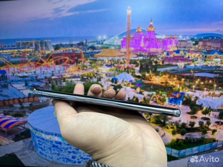 Samsung Galaxy S10, 8/128 ГБ