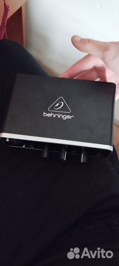 Звуковая карта behringer umc22