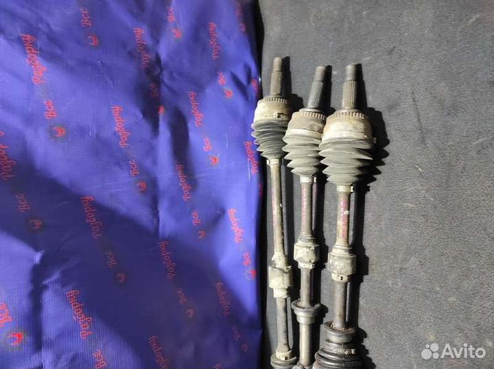 Привод левый Mitsubishi Carisma хэчбэк 1 2003