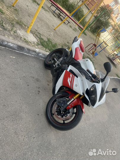 Yamaha R1