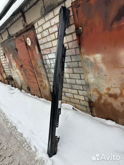 Продам левый М-порог на бмв F30/31/LCI