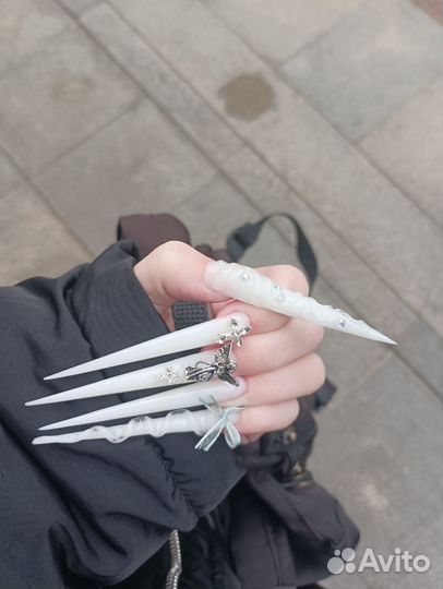 Модель на наращивание ногтей