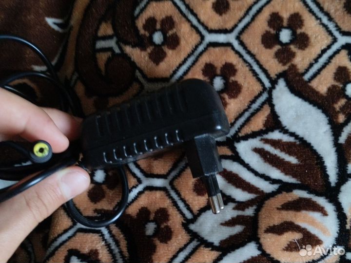 Набор из роутера и телевизонной приставки