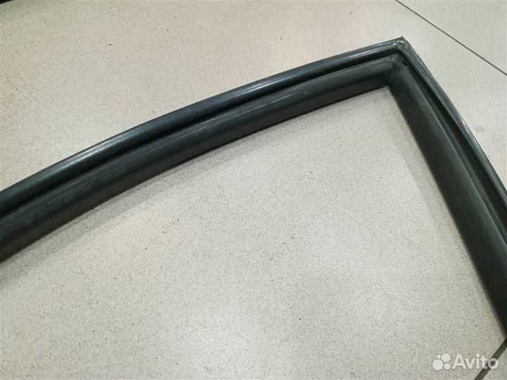 Уплотнитель стекла двери передней левой Chevrolet