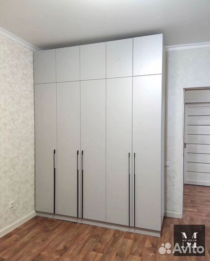 Шкаф распашной створчатый