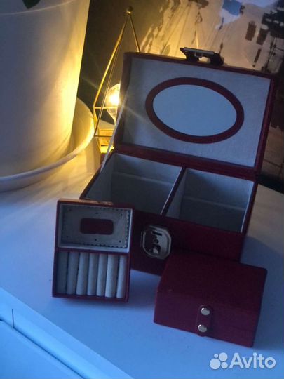 Шкатулка для ювелирных украшений