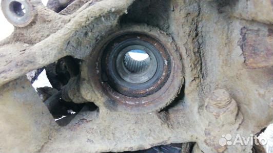 Ступица задняя правая land rover freelander 2 (98Z