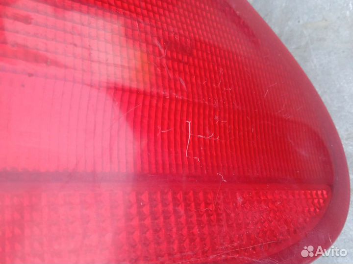 Задний правый фонарь Mercedes W208