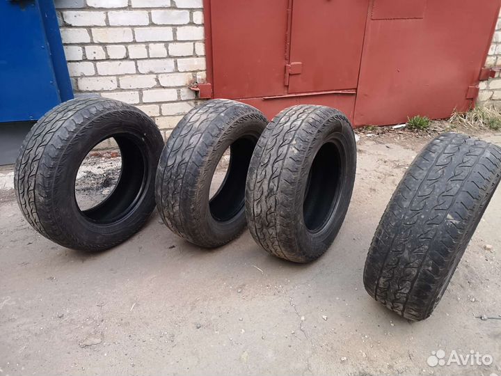 Kumho Road Venture AT61 265/65 R17 110S