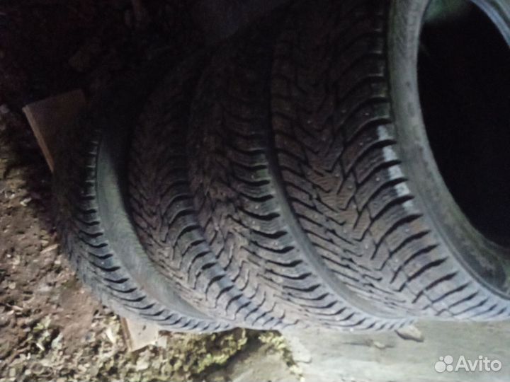 Nokian Tyres Hakkapeliitta 8 215/60 R16 99T