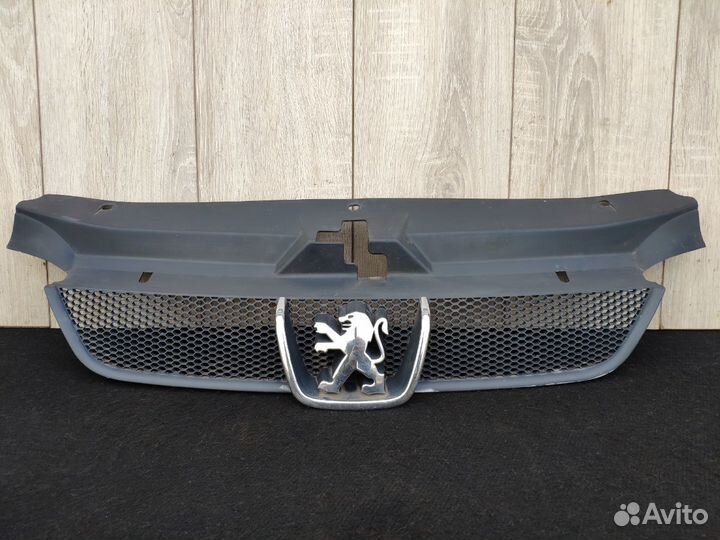 Решетка радиатора Peugeot 406 рестайлинг