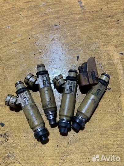 Форсунка топливная Toyota Corona premio 1999