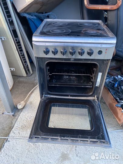 Плита электрическая electrolux EKC 6706 X