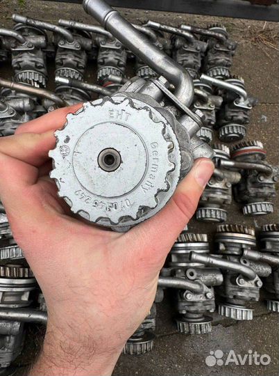 Насос гидроусилителя руля Audi Q7