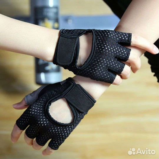 Перчатки для фитнеса и спорта