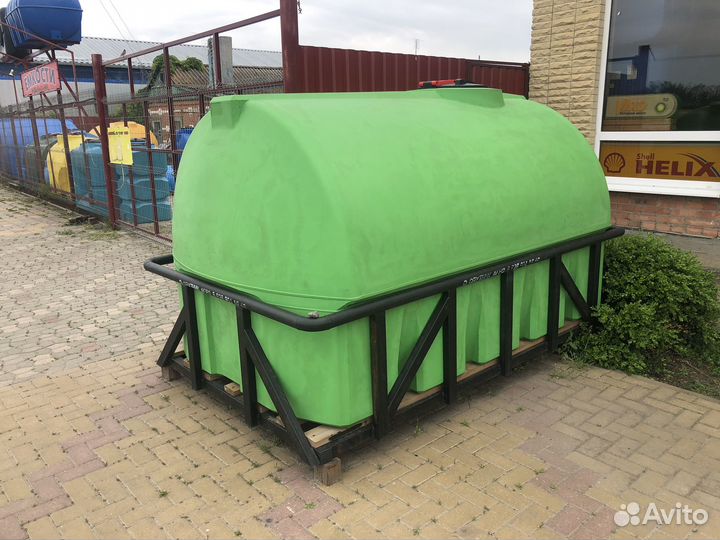 Емкость пластиковая горизонтальная для перевозки