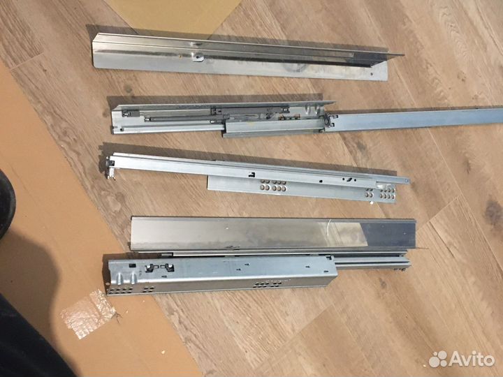 Направляющие для ящиков с доводчиком