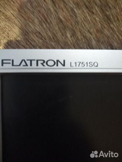 Монитор LG L1751SQ