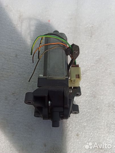 Моторчик управления рулевой колонки Mercedes w221