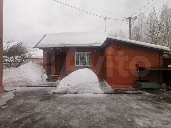 Дом 225,9 м² на участке 15 сот.