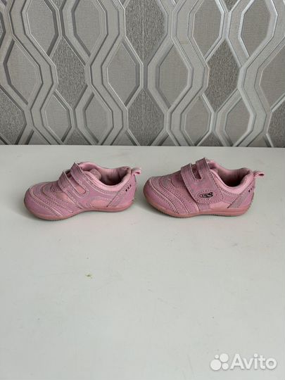 Кроссовки для девочки