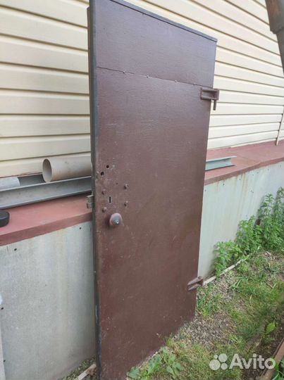 Металлическая дверь бу