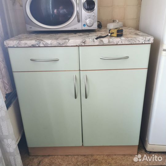 Кухонный стол