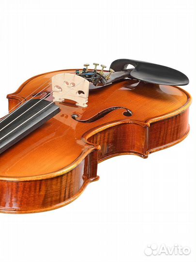 Скрипка размер 4/4 комплект: кейс+смычок+мостик