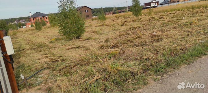 Покос травы триммером