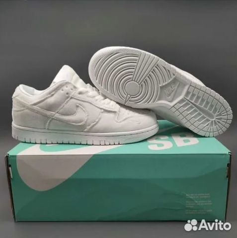 Nike dunk LOW triple white velvet