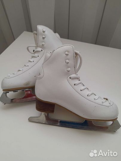 Фигурные коньки risport lux 195