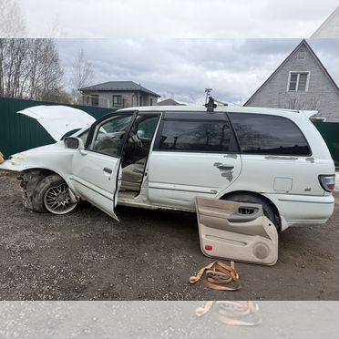 Nissan Presage 2.5 AT, 2002, битый, 140 000 км