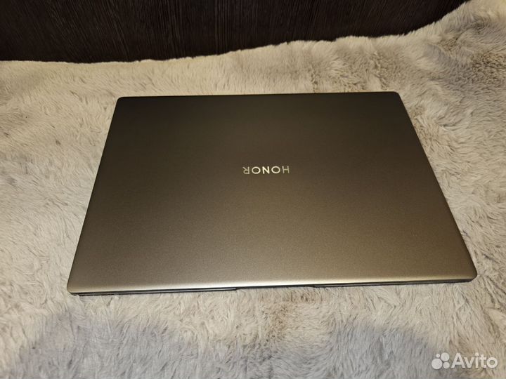 Honor MagicBook X 16 Pro, Ryzen 7840HS, Россия