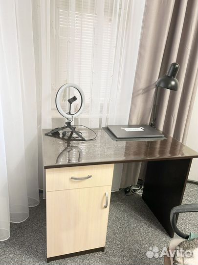 Письменный стол