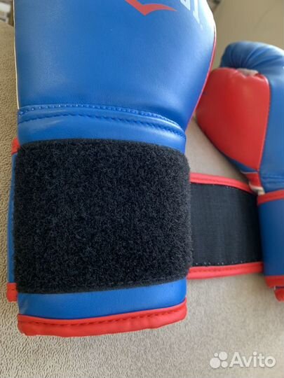 Боксерские перчатки everlast, 10 унций