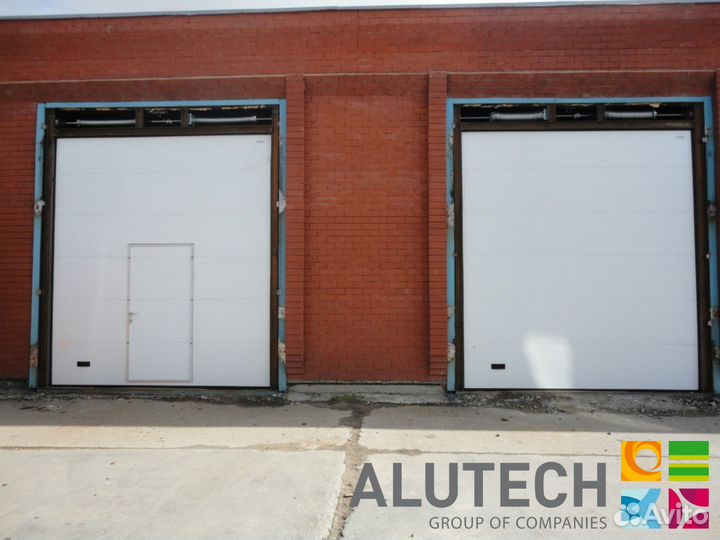 Секционные ворота для гаража alutech