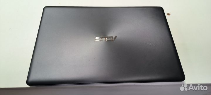 Ноутбук asus x550c
