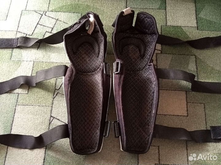 Наколенники sixsixone