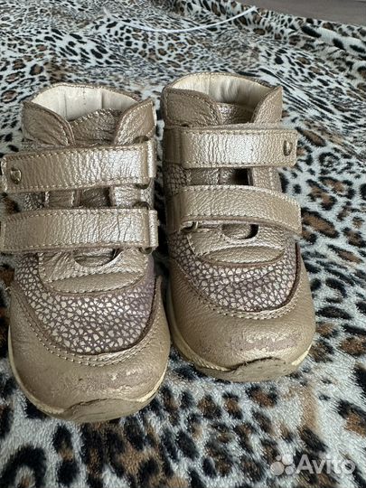 Ботинки для девочки