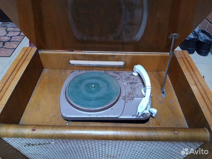 Радиола Волга