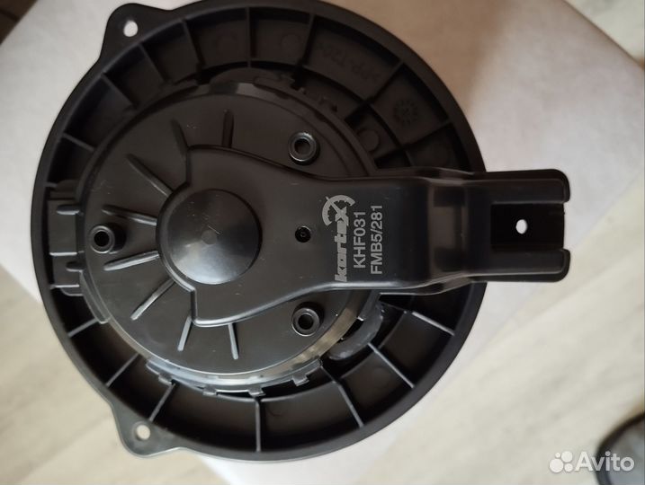 Мотор отопителя с крыльчаткой на Киа Рио 3