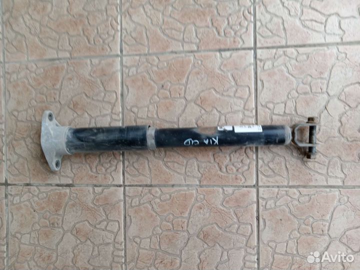 Амортизатор задний на киа сид 2011г