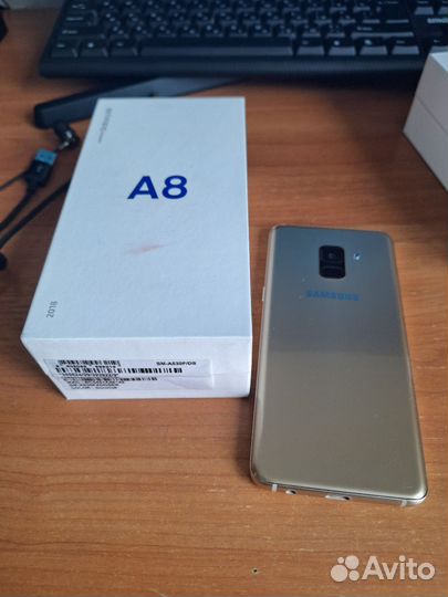 Samsung Galaxy A8 (2018), 4/32 ГБ