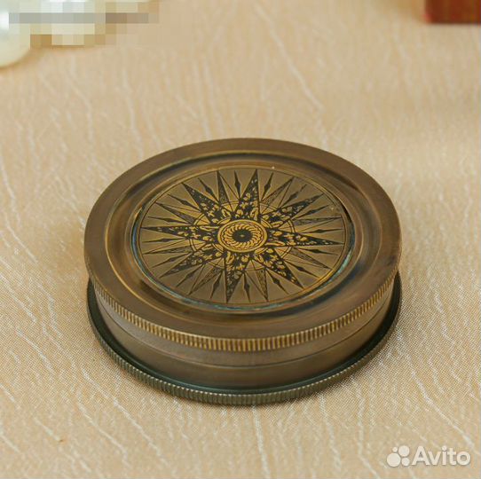 Компас латунь в чехле 