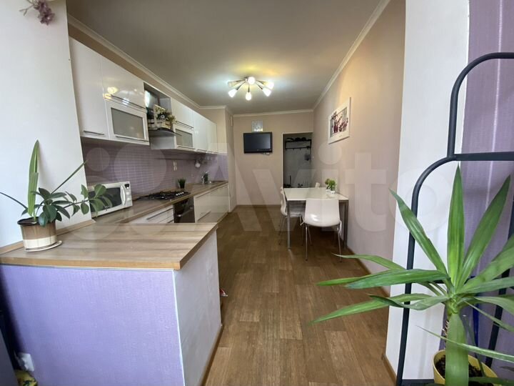 3-к. квартира, 84 м², 3/10 эт.